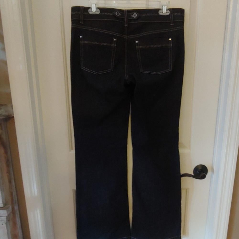 WHITE HOUSE BLACK MARKET JEANS 6R